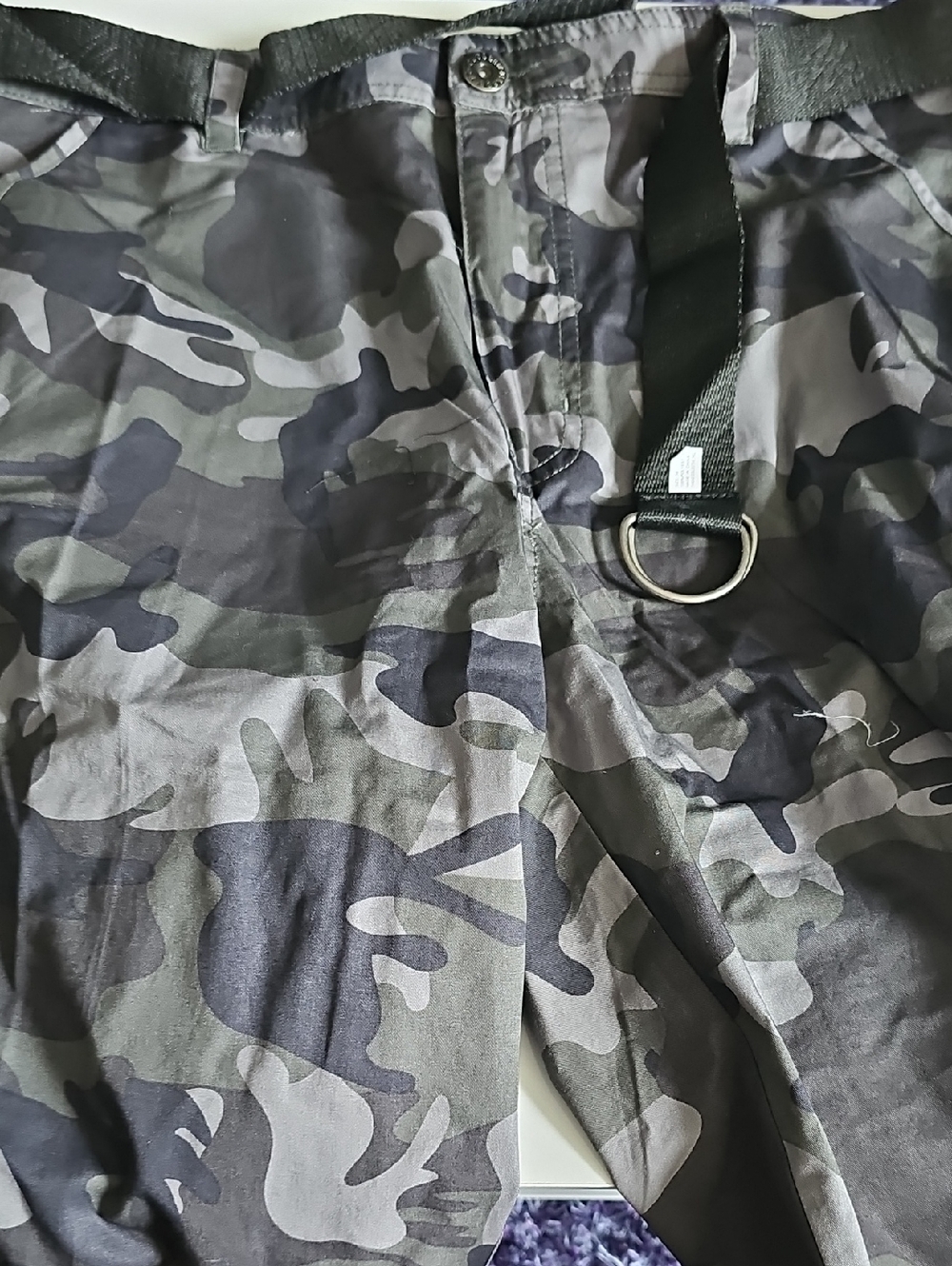 Men's Grey Black Camo Cargo Shorts - Casual Utility Style